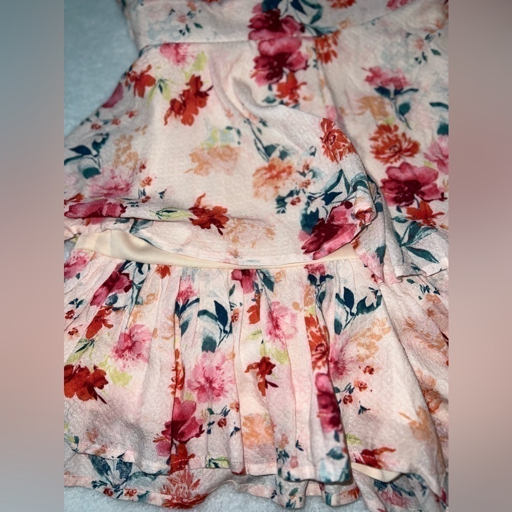 New ✨ Alter'd State Floral Ruffle Romper - Picture 8 of 10